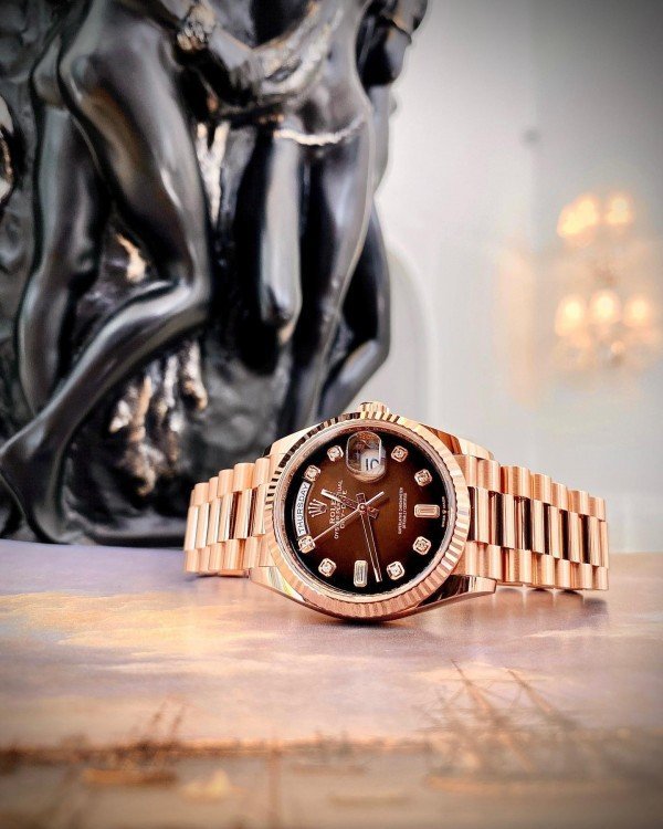 ROLEX OYSTER PERPETUAL DAY DATE 36 MM PREMIUM WRIST WATCH - Image 4