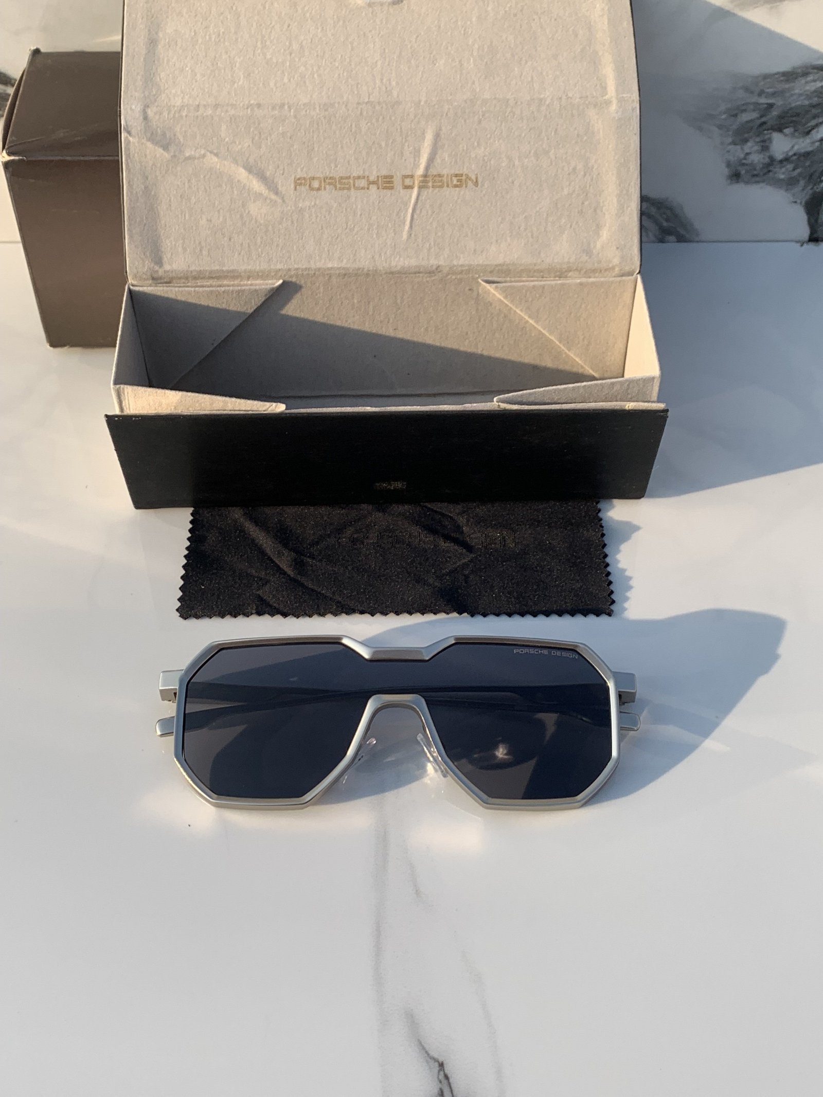 Branded design_98145_silver_black Sunglasses (With Original Kit) - Image 4